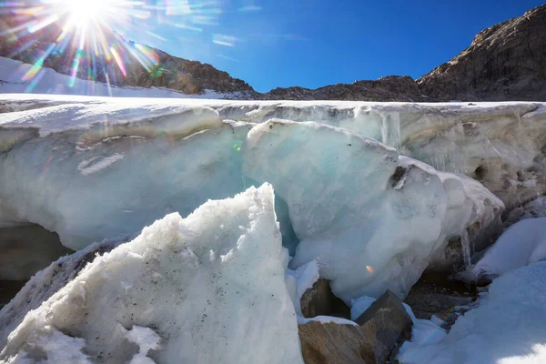 Гигантский Ледник Высоких Горах — стоковое фото