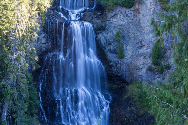 Cascada Parque Nacional Galacier Montana Temporada Otoño — Foto de Stock