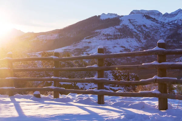 Snow Covered Fense Winter Mountains — Stock Photo, Image