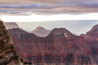 Büyük Kanyon 'un resimli manzaraları, Arizona, ABD. Güzel doğal arka plan. Gün doğumu görünümü.