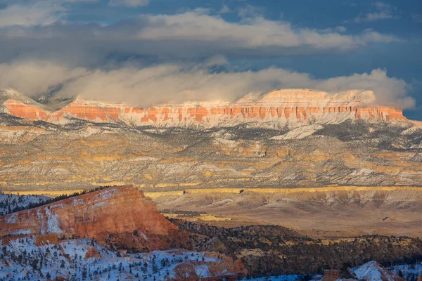 Malebné Barevné Růžové Skály Národního Parku Bryce Canyon Zimní Sezóně — Stock fotografie