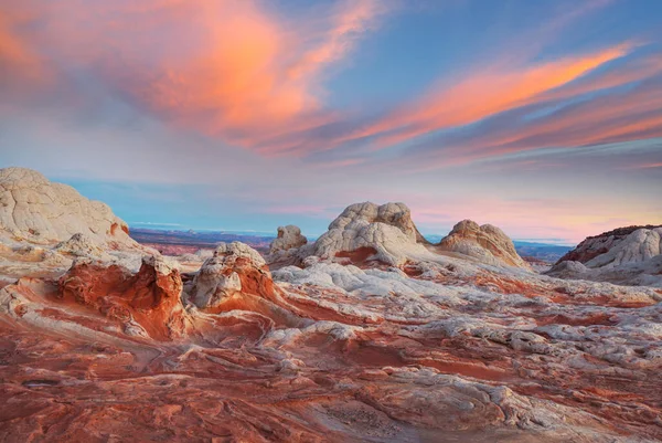 朱色の崖の国立記念碑 日の出の風景 珍しい山の風景です 美しい自然背景 — ストック写真