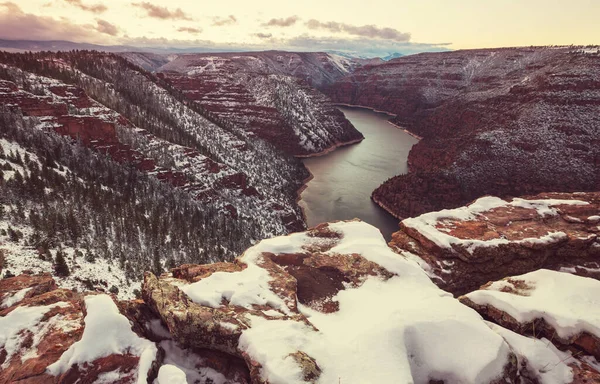 Prachtige Landschappen Recreatiegebied Flaming Gorge Het Winterseizoen Usa — Stockfoto
