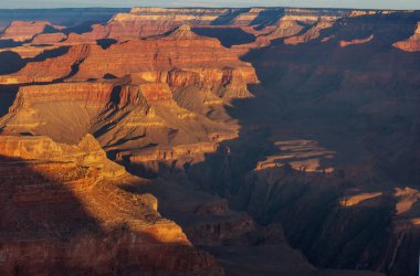 Büyük Kanyon 'un resimli manzaraları, Arizona, ABD. Güzel doğal arka plan. Gün doğumu görünümü.