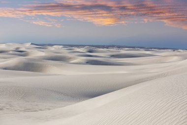 New Mexico, ABD 'deki White Sands Kumulları' ndaki alışılmadık doğal manzaralar.