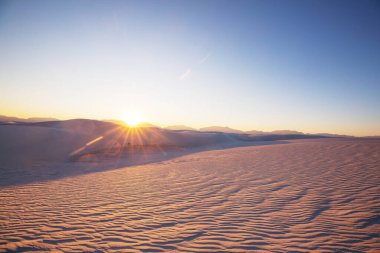 New Mexico, ABD 'deki White Sands Kumulları' ndaki alışılmadık doğal manzaralar.