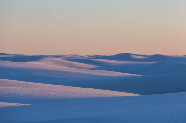 New Mexico, ABD 'deki White Sands Kumulları' ndaki alışılmadık doğal manzaralar.