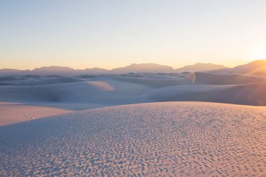 New Mexico, ABD 'deki White Sands Kumulları' ndaki alışılmadık doğal manzaralar.