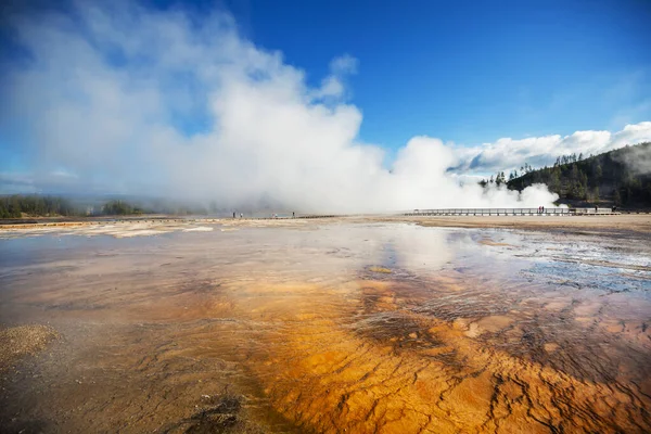 Вдохновляющий Природный Фон Бассейны Гейзеры Йеллоустонском Национальном Парке Сша — стоковое фото