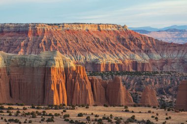 Utah, Capitol Resifi Ulusal Parkı 'ndaki alışılmadık doğal manzaralar.