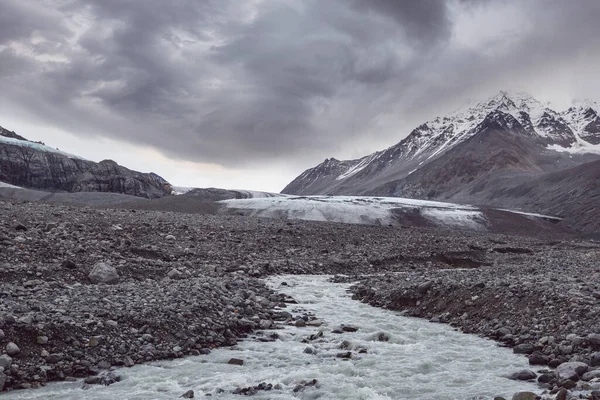 Gletsjers Alaska Bij Bewolkt Weer Verbazingwekkend Panorama Berglandschap — Stockfoto
