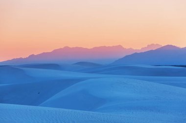 New Mexico, ABD 'deki White Sands Kumulları' ndaki alışılmadık doğal manzaralar.