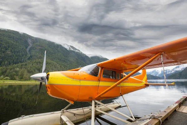 Float Plane Horském Jezeře Kanada — Stock fotografie