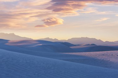 New Mexico, ABD 'deki White Sands Kumulları' ndaki alışılmadık doğal manzaralar.