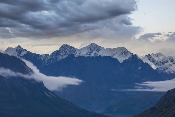 Schilderachtige Bergen Van Alaska Zomer Met Sneeuw Bedekte Massieven Gletsjers — Stockfoto