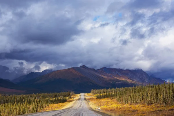 Alaska Abd Manzara Otoyolu Dramatik Manzara Bulutları — Stok fotoğraf