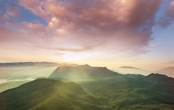 Schöner Sonnenaufgang Vom Adam Peak Heiliger Buddhistischer Ort Sri Lanka — Stockfoto