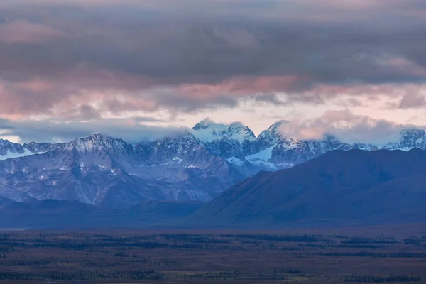 Beautiful High Mountains Alaska United States Amazing Natural Background — Φωτογραφία Αρχείου