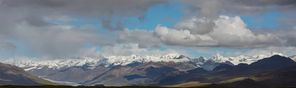 Beautiful High Mountains Alaska United States Amazing Natural Background — 스톡 사진