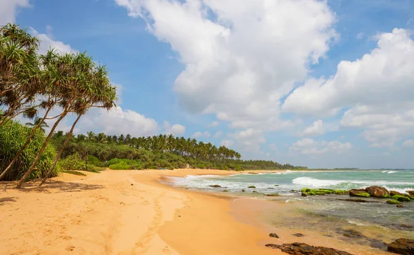 Piękne Letnie Krajobrazy Tropikalnej Plaży Tło Wakacji — Zdjęcie stockowe