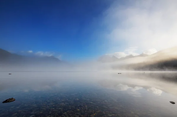 Belo Lago Bowman Com Reflexo Das Montanhas Espetaculares Parque Nacional — Fotografia de Stock
