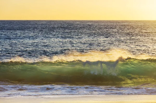 Modrá Vlna Pláži Dramatické Přírodní Pozadí — Stock fotografie