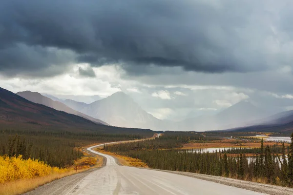 Autopista Escénica Alaska Dramáticas Nubes Vista —  Fotos de Stock