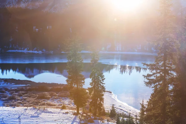 Λίμνη Serenity Στη Χειμερινή Περίοδο Σιέρα Νεβάδα Καλιφόρνια Ηπα — Φωτογραφία Αρχείου