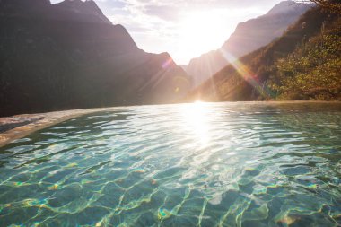 Meksika 'da alışılmadık termal havuzlar Tolantongo