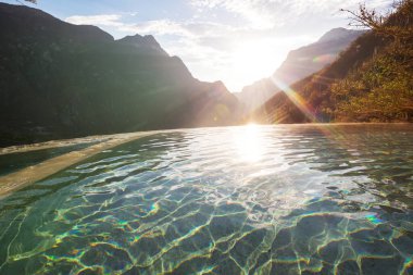 Meksika 'da alışılmadık termal havuzlar Las Grutas De Tolantongo