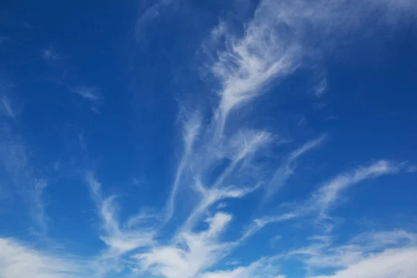 Сонячний Фон Блакитне Небо Білими Хмарами Природний Фон — стокове фото