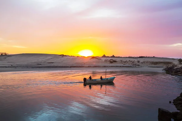 墨西哥河流中的渔船 — 图库照片