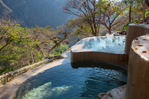 墨西哥托兰通戈不同寻常的热水池 — 图库照片
