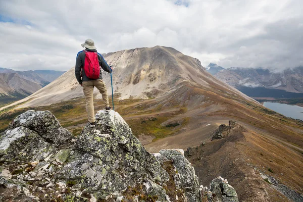 Caminante Montañas Canadienses Caminata Actividad Recreativa Popular América Del Norte — Foto de Stock