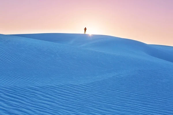 Túrázó White Sands Dunes Mexikóban Usa — Stock Fotó