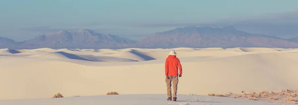 Wandelaar White Sands Dunes New Mexico Verenigde Staten — Stockfoto