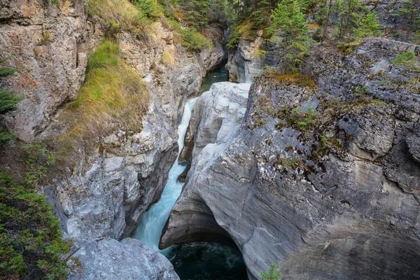 Blue River Narrow Canyon Canada — Stock Photo, Image