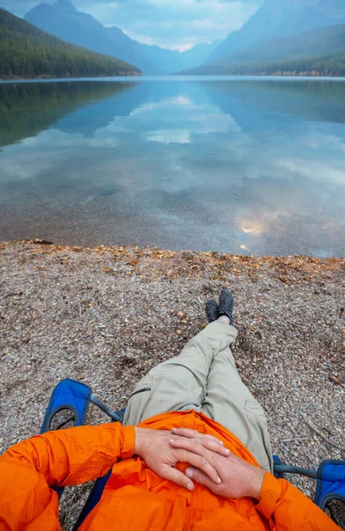 Hermoso Lago Bowman Con Reflejo Las Espectaculares Montañas Parque Nacional — Foto de Stock