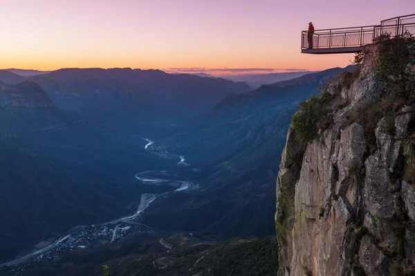 Man Suspension Bridge Barrancas Mountains Mexico — Stock Photo, Image