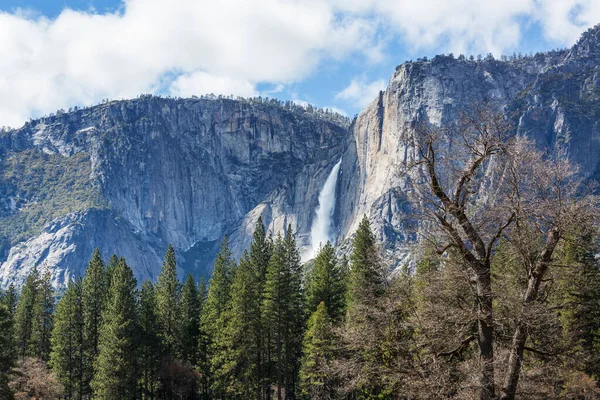 Wandelaar Yosemite National Park Het Voorjaar Californië Verenigde Staten — Stockfoto