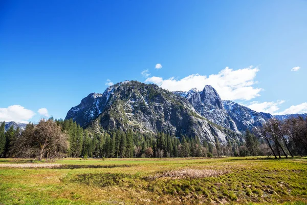 Kirándulás Yosemite Nemzeti Parkban Tavaszi Szezonban Kalifornia Usa — Stock Fotó
