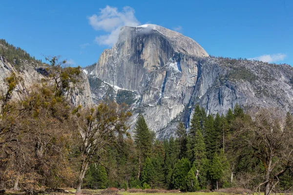 Randonneur Dans Parc National Yosemite Printemps Californie États Unis — Photo