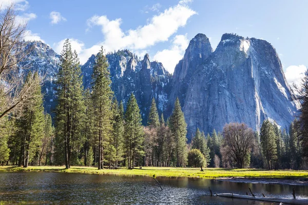 Турист Национальном Парке Йосемити Весной Калифорния Сша — стоковое фото