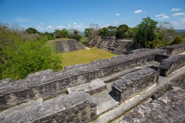 Xunantunich Maya Belize 'de harabe.