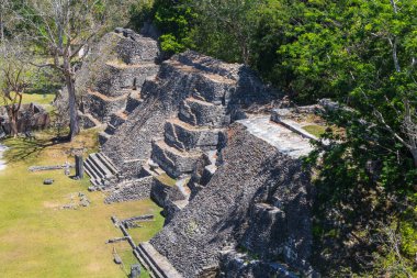 Xunantunich Maya Belize 'de harabe.