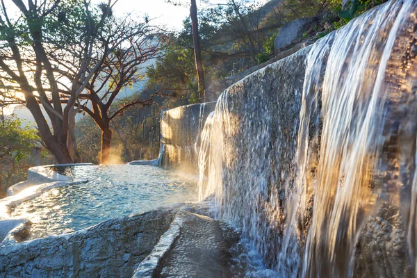 Необычные Термальные Бассейны Las Grutas Tolantongo Мексике — стоковое фото