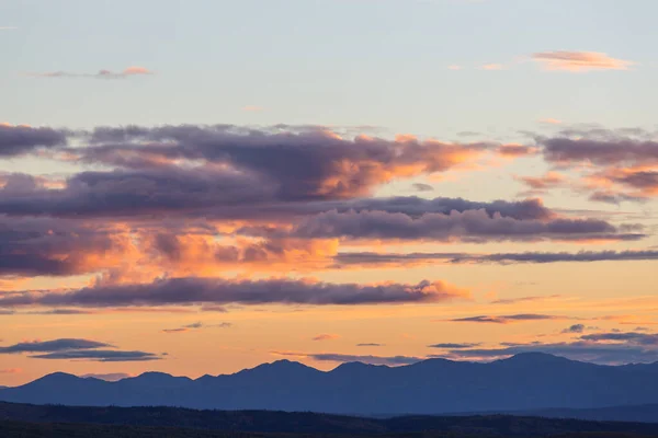 Scenic Sunset Nas Montanhas Fundo Natural Bonito — Fotografia de Stock