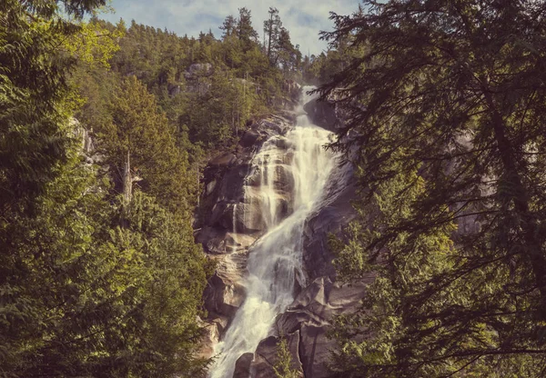 Krásný Vodopád Kanadských Horách — Stock fotografie