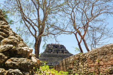 Xunantunich Maya Belize 'de harabe.