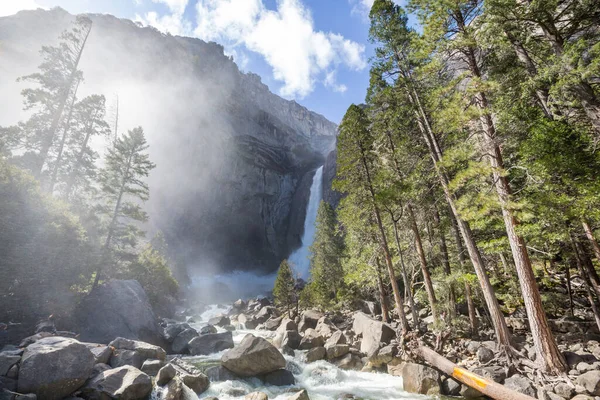Schöne Yosemite Landschaften Frühling — Stockfoto